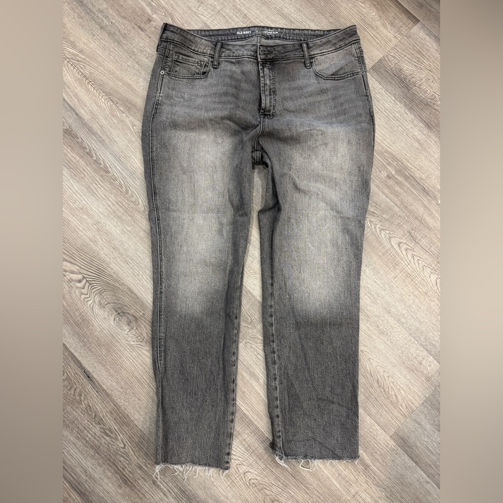 Old Navy grey petite vintage slim high rise jeans with frayed hem on leg Size 14